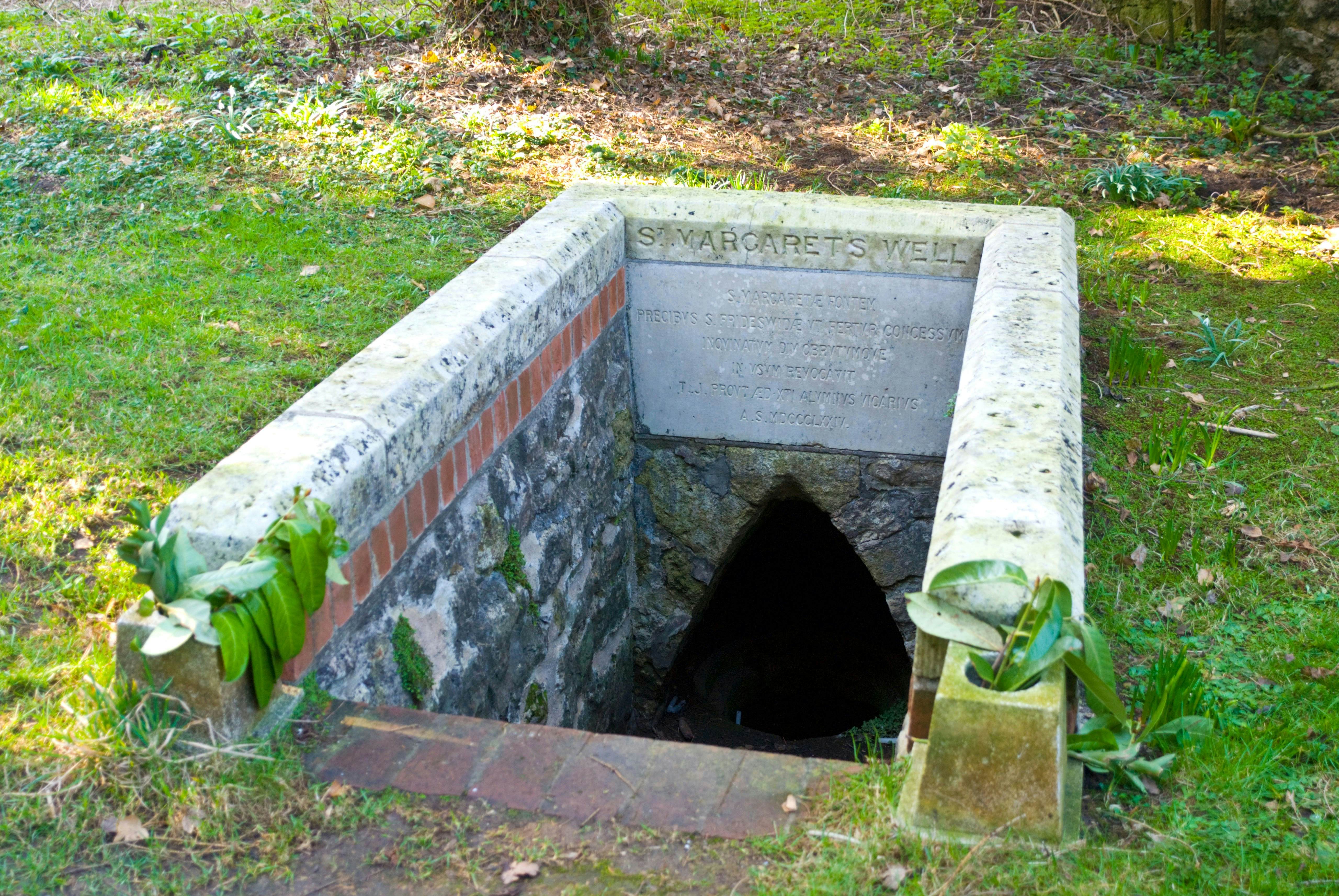 B8MNY5 St Margaret's Well, Binsey, Oxford, England

Church of St Margaret of Antioch
